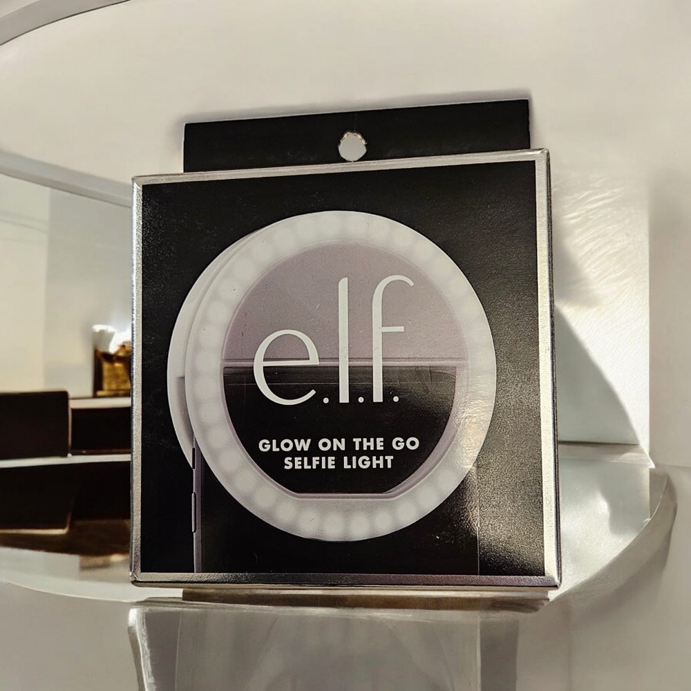 Elf Glow on the GO Selfie Light